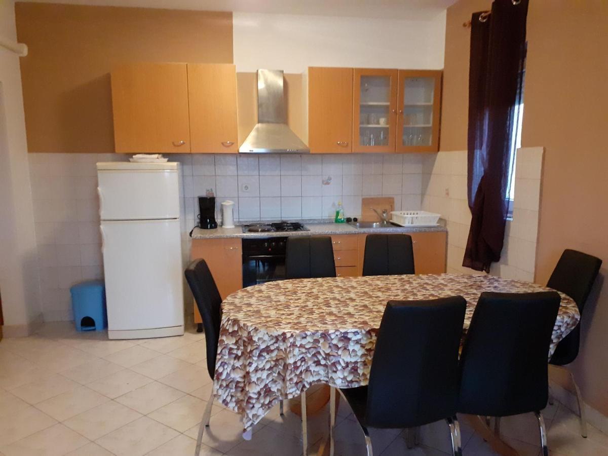 Apartments Rajka Лопар Экстерьер фото