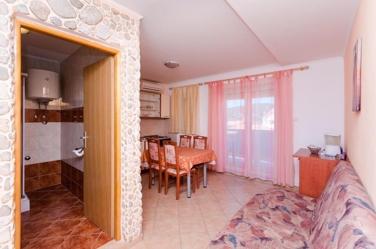 Apartments Rajka Лопар Экстерьер фото