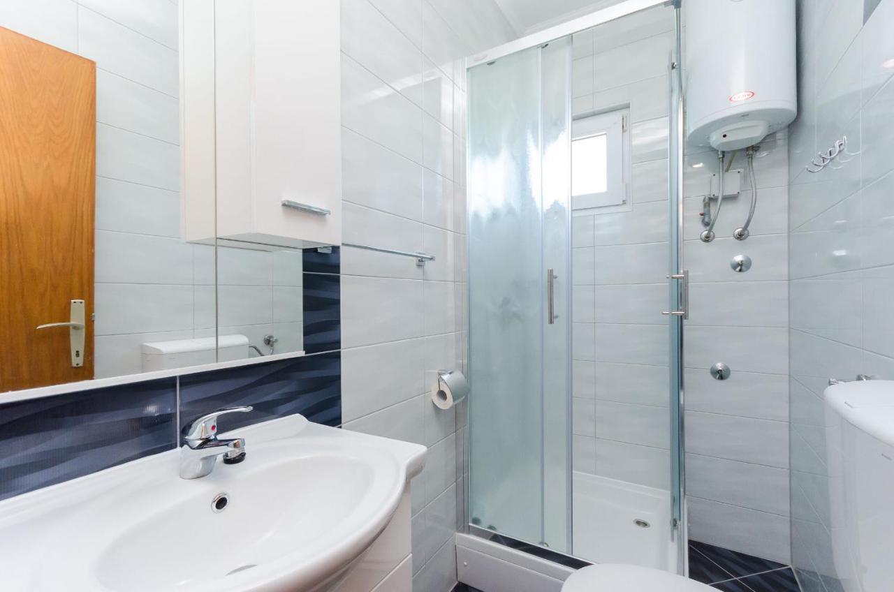 Apartments Rajka Лопар Экстерьер фото