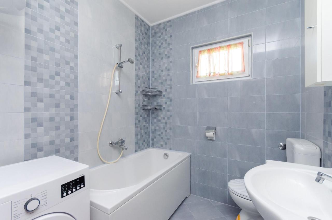 Apartments Rajka Лопар Экстерьер фото