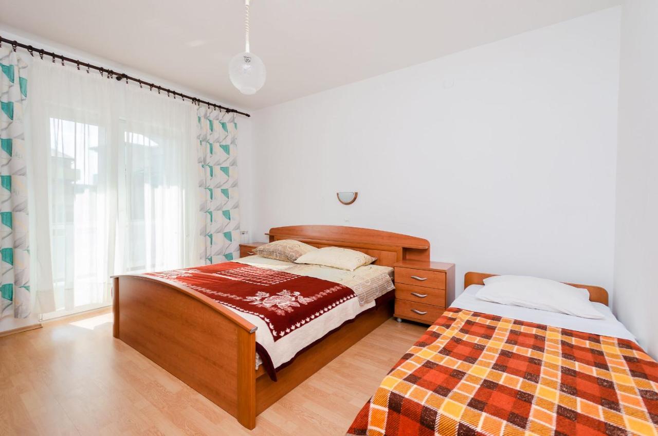Apartments Rajka Лопар Экстерьер фото