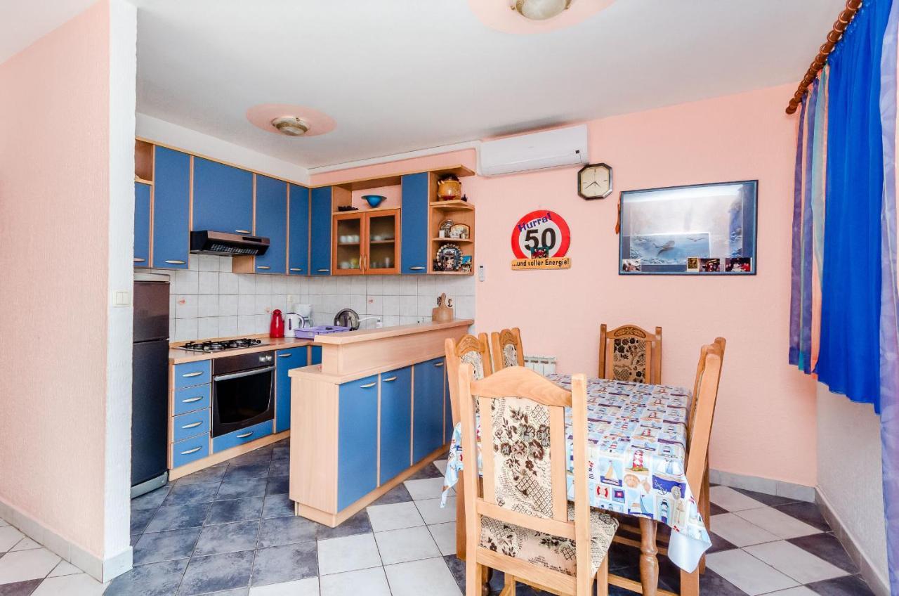Apartments Rajka Лопар Экстерьер фото