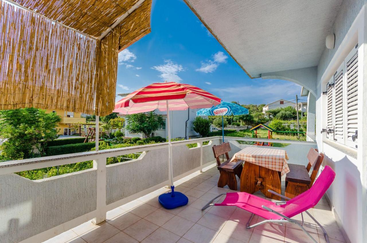 Apartments Rajka Лопар Экстерьер фото