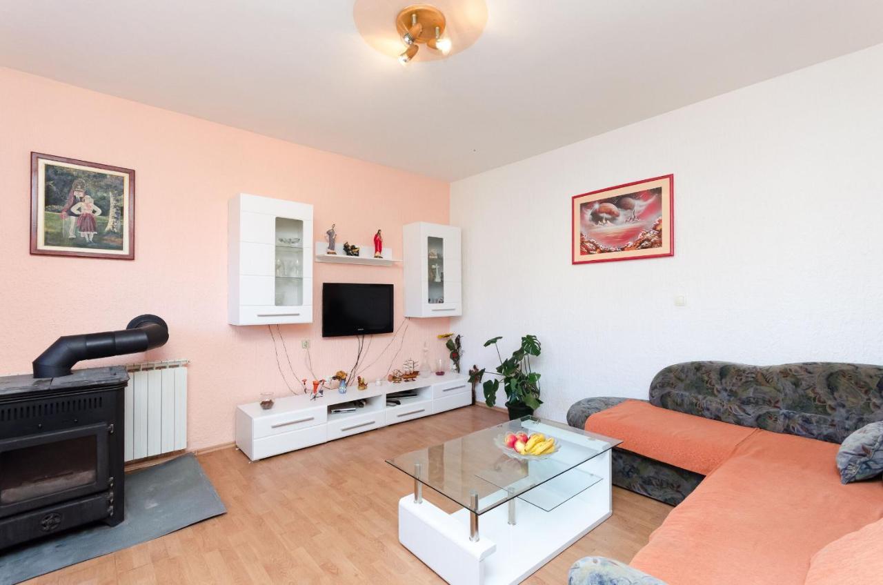 Apartments Rajka Лопар Экстерьер фото
