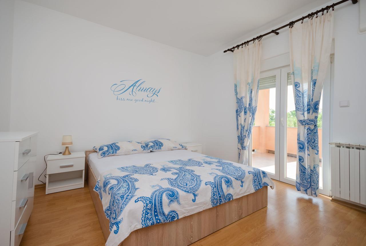 Apartments Rajka Лопар Экстерьер фото